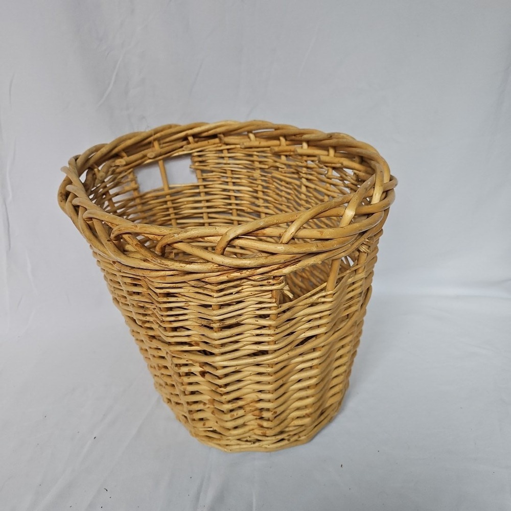 Large‎ Wicker Woven Basket 13x16x14 - Decorative Storage Bin with Handles